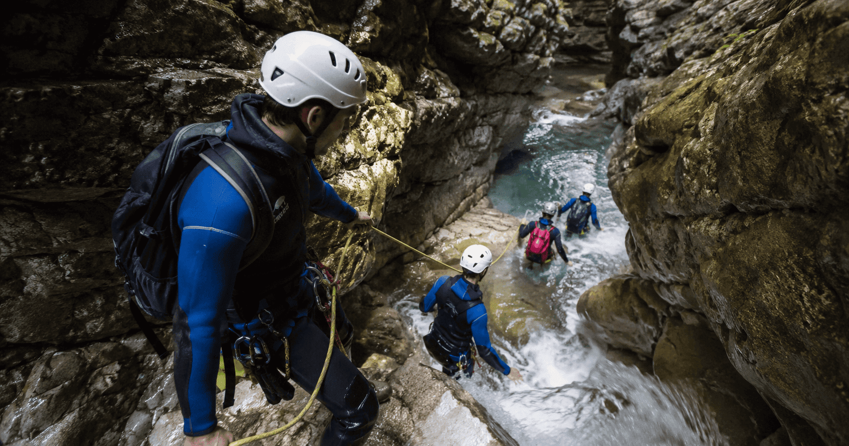 Canyoning za začetnike: kdaj je vodnik nujen in zakaj